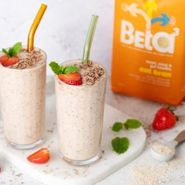 Strawberry and Oat Bran Smoothie